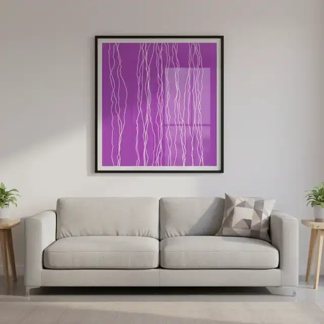 Pattern decorativo inciso, appeso come quadro in un salotto